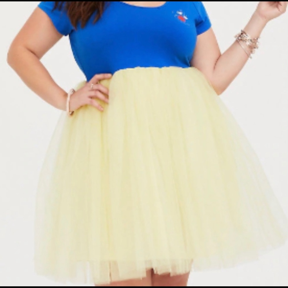 NWT Snow White Torrid Skater Dress 18/20 Halloween